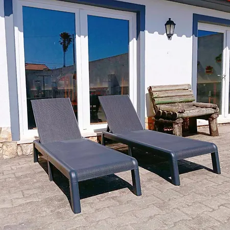 Great For Families In Lourinha-double Rooms-private Baths-free Parking & Extra Bed Séjour chez l'habitant Lourinhã